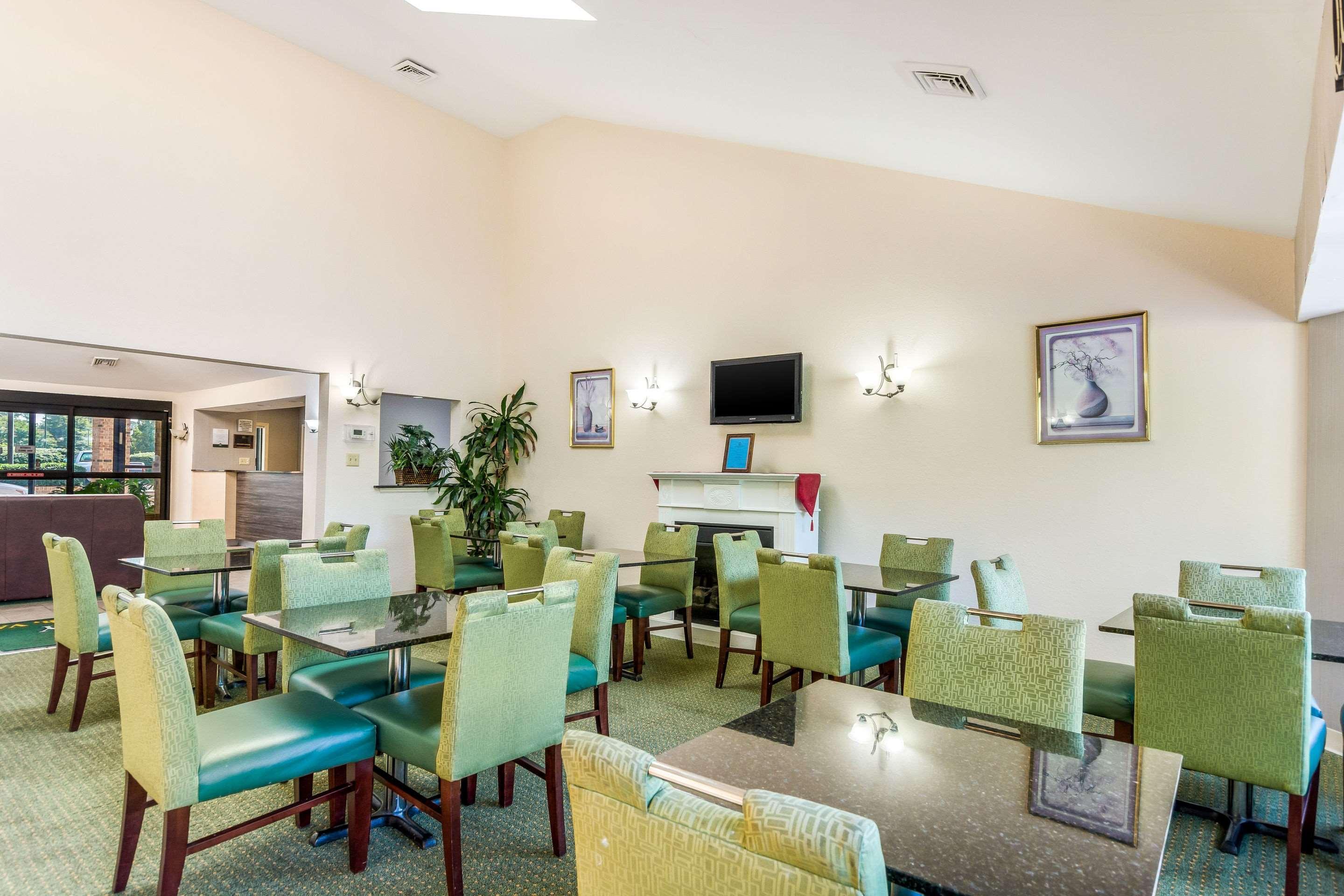 Quality Inn Petersburg Near Fort Gregg-Adams Ngoại thất bức ảnh