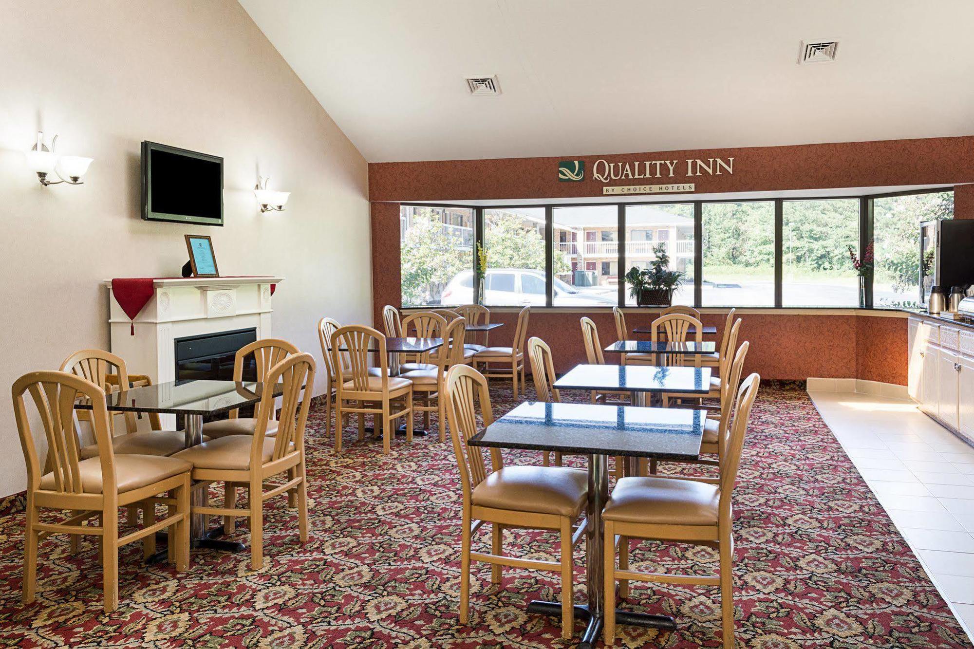 Quality Inn Petersburg Near Fort Gregg-Adams Ngoại thất bức ảnh